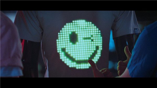 電子服裝：顯示視頻圖片文字  還能隨意掌控