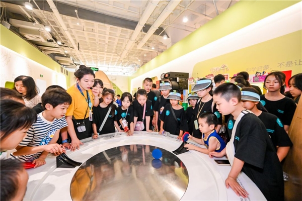 ?“走出去”夢想成真!海信冰箱·雨辰助學“看海”夏令營完美收官(圖6) ?“走出去”夢想成真!海信冰箱·雨辰助學“看海”夏令營完美收官(圖6)