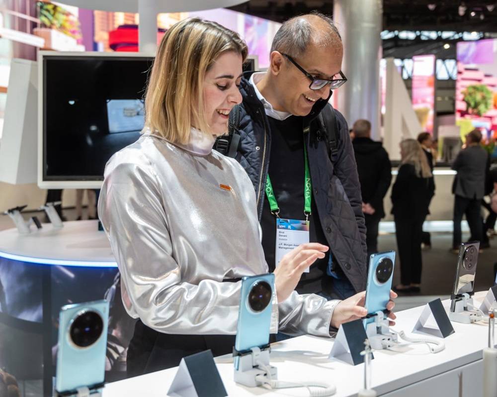 MWC2024開幕，聯(lián)發(fā)科先進(jìn)生成式AI應(yīng)用展示引爆全場(chǎng)(圖2)