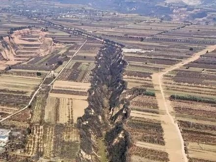山西平陸大溝壑綿延10公里 將大地分成兩半：其實成因很簡單