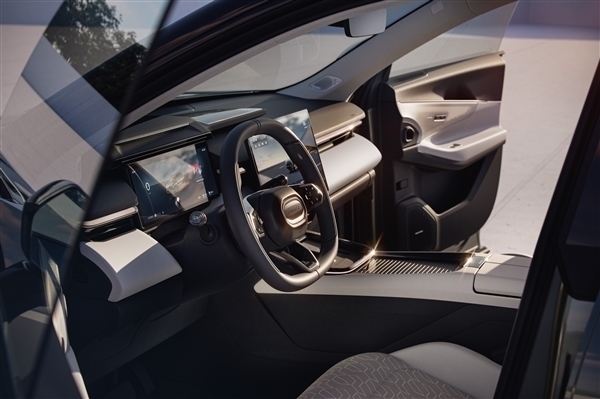 20.88萬起暴打自家小老弟：領克08上市10天大定超1萬臺