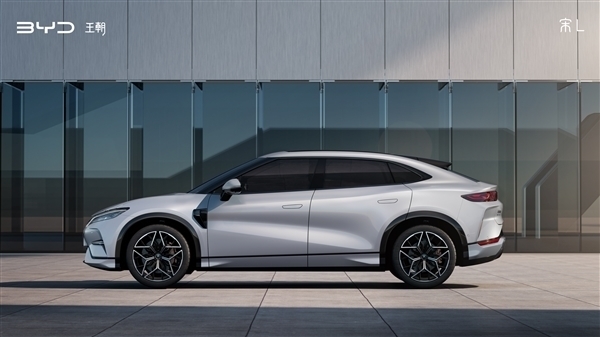 用上高檔麂皮！比亞迪宋L四驅版專屬內飾官圖發布：全黑化真酷