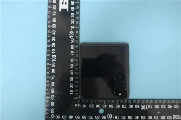 雷軍預熱小米MIX Flip：小折疊不再是美麗小廢物