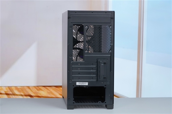 僅199元支持側透酷冷至尊Elite 301系列機箱圖賞