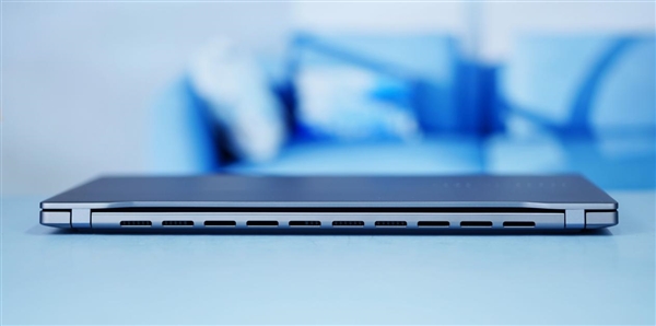 2.8K OLED高刷屏!華碩無畏Pro15 2024高能AI超輕薄本圖賞(圖6) 2.8K OLED高刷屏!華碩無畏Pro15 2024高能AI超輕薄本圖賞