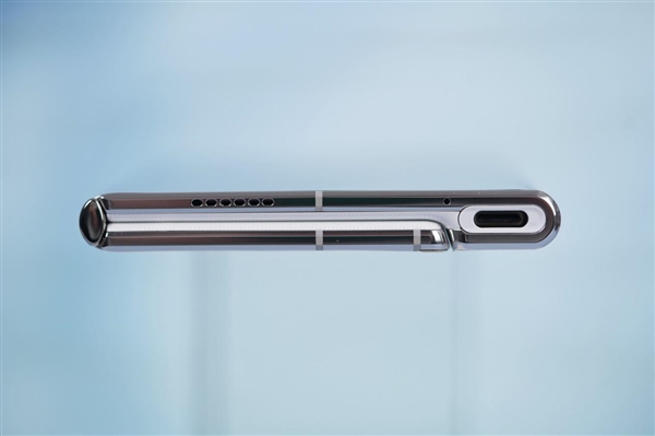 4.3mm迄今最薄折疊屏！榮耀V Purse圖賞：驚艷了