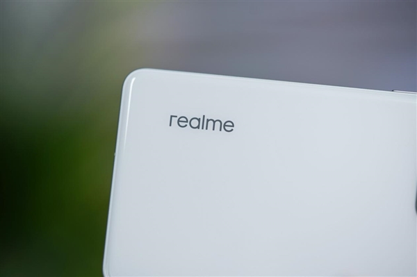 新一代6000尼特無雙直屏！真我GT6圖賞