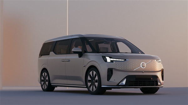 售81.8萬 沃爾沃首款純電MPV EM90上市 極氪銷售:可以找我買009了嗎(圖1) 售81.8萬 沃爾沃首款純電MPV EM90上市 極氪銷售:可以找我買009了嗎