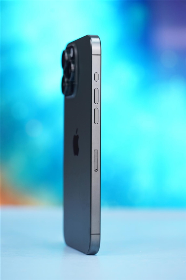 鈦金屬手感大升級!iPhone 15 Pro Max圖賞(圖10) 鈦金屬手感大升級!iPhone 15 Pro Max圖賞