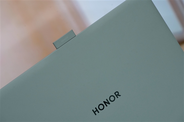 全球首發磁吸攝像頭！榮耀MagicBook Art 14圖賞