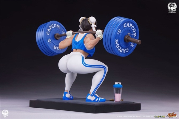 《街霸》人氣角色春麗高端雕像公開：精致傳神健身舉杠鈴