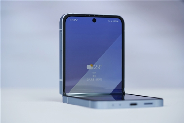 性能最強(qiáng)小折疊屏!三星Galaxy Z Flip6圖賞(圖11) 性能最強(qiáng)小折疊屏!三星Galaxy Z Flip6圖賞