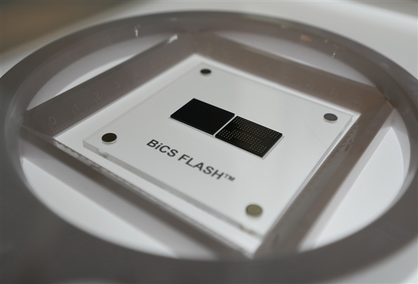 鎧俠PCIe 5.0 SSD集體亮相：RAID認(rèn)證 AI性能加速25倍！