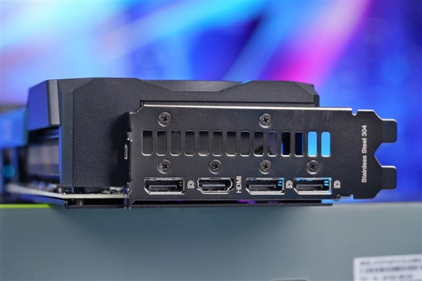 可愛鯊魚姬吸睛!華碩巨齒鯊RTX 4070顯卡圖賞(圖14) 華碩巨齒鯊RTX 4070顯卡圖賞