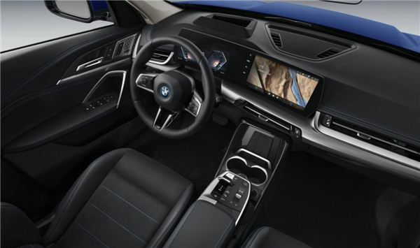 30萬(wàn)買(mǎi)“雜牌”電動(dòng)車(chē)！寶馬iX1純電SUV正式下線