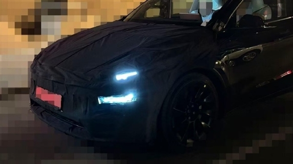 疑新款特斯拉Model Y Plaid無偽裝諜照曝光：首次用上貫穿尾燈