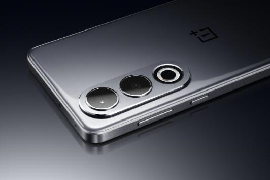 同檔罕見！一加Ace 3V搭載玻璃后蓋：2.8D弧面玻璃設計