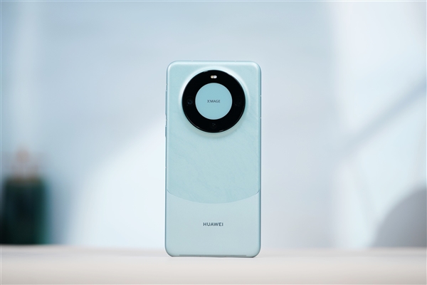 首發純血鴻蒙!門店回應華為Mate 70系列接受預訂:未接到通知(圖1) 首發純血鴻蒙!門店回應華為Mate 70系列接受預訂:未接到通知